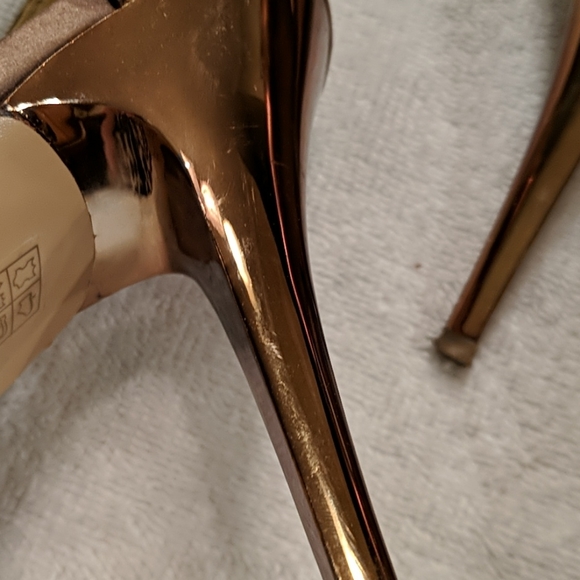 GUESS BY MARCIANO bronze heel - Picture 10 of 15